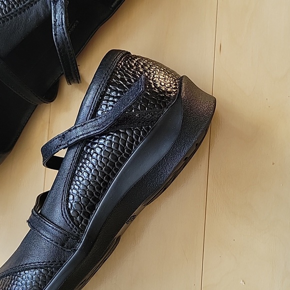 Aetrex, 7.5, Black Mary Jane, removable insert, like new condition - Picture 4 of 4